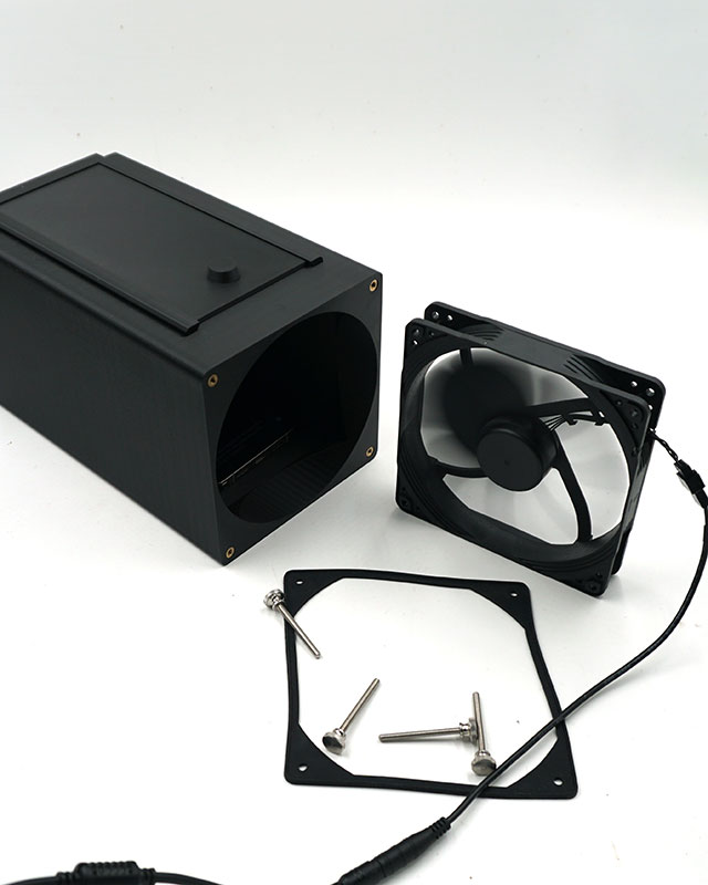 Fan gauge assembly